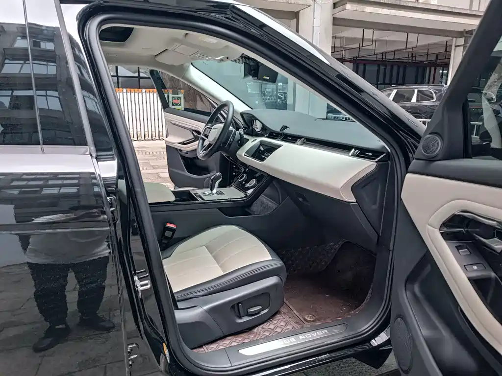 Land Rover Evoque 2022 — фото 11