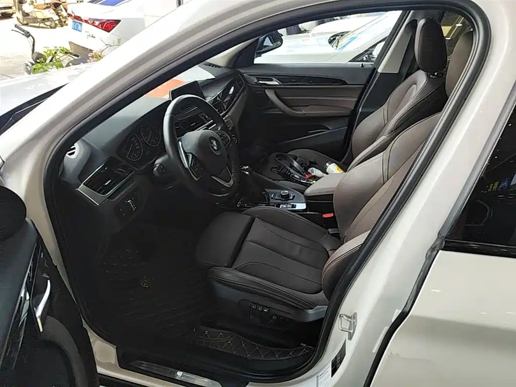 BMW X1 2018 — фото 15