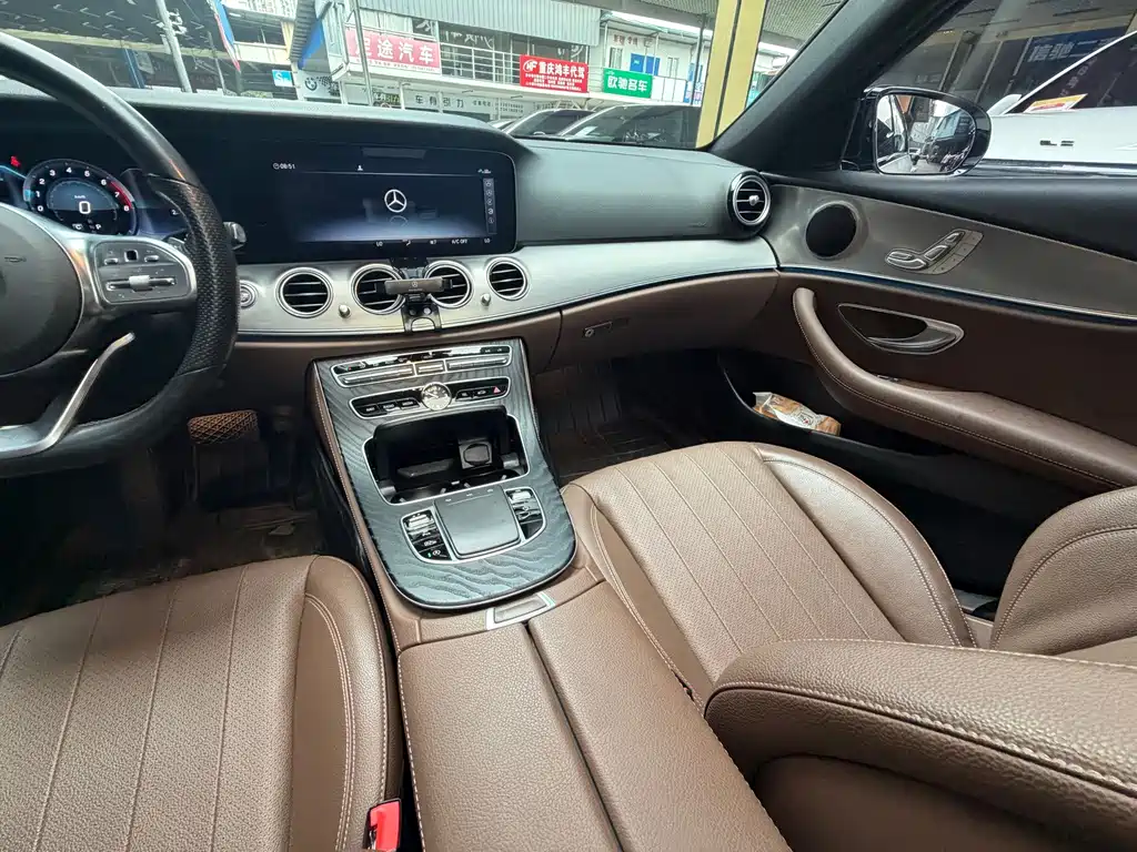 Mercedes-Benz E-Class 2020 — фото 20