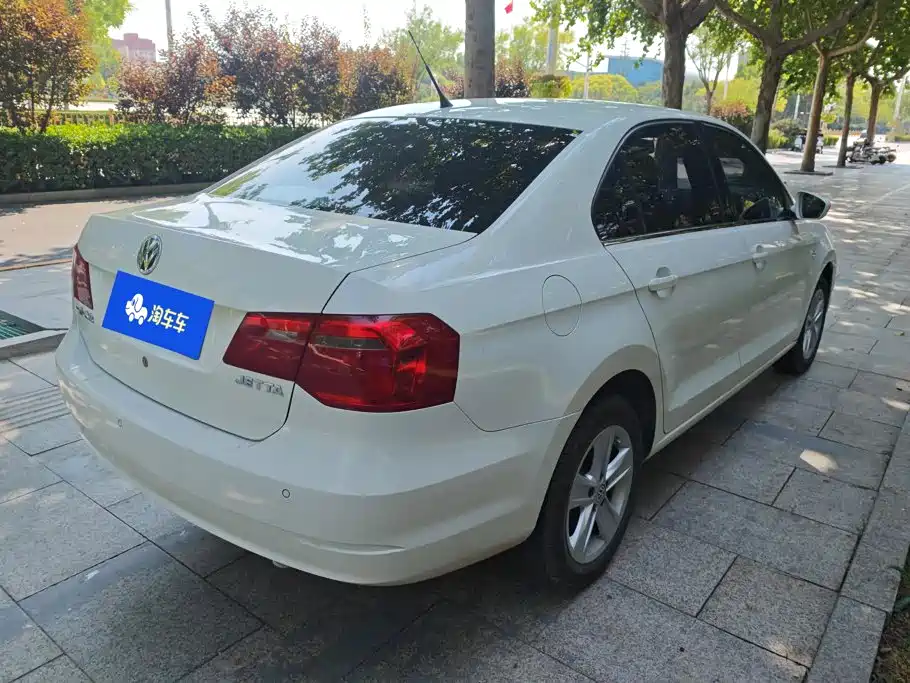 Volkswagen Jetta 2015