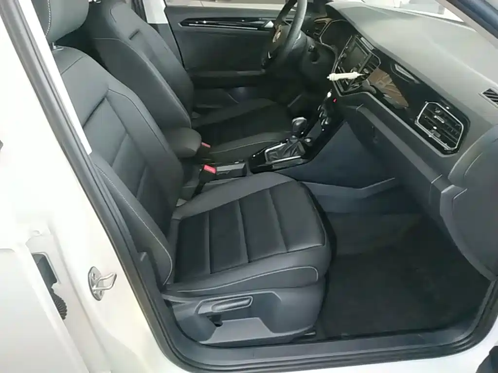 Volkswagen T-Roc 2019 — фото 25