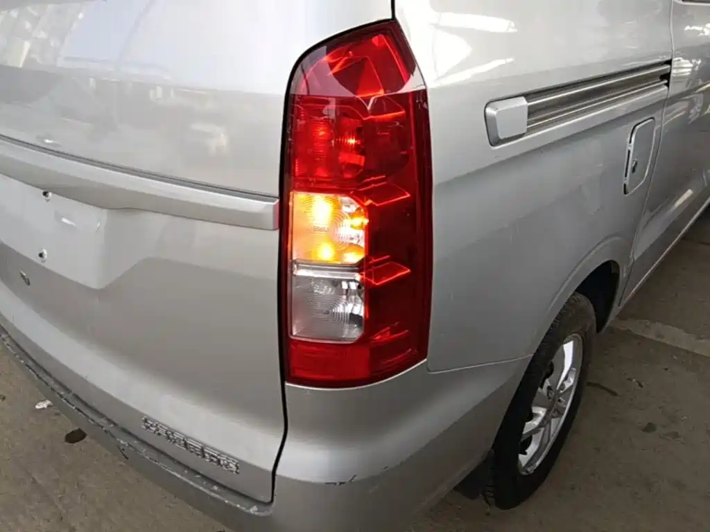 Wuling Hongguang V 2023 — фото 8