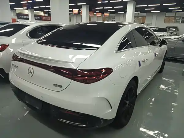 Mercedes-Benz EQE 2023