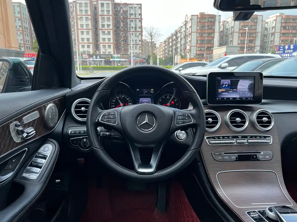 Mercedes-Benz GLC 2017 — фото 23