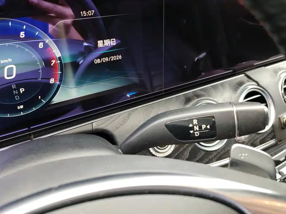 Mercedes-Benz E-Class 2018 — фото 16