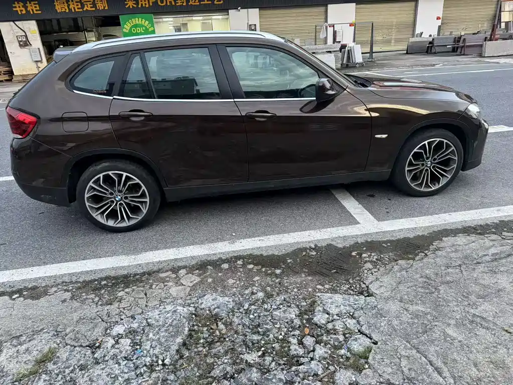 BMW X1 2012 — фото 16