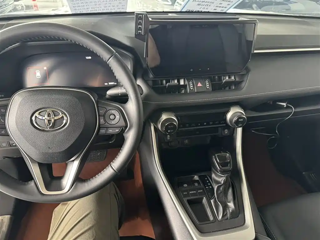 Toyota Wildlander 2023 — фото 16