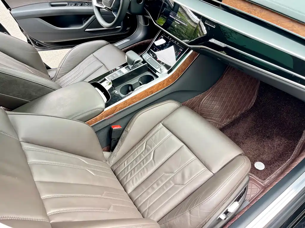 Audi A8 2019 — фото 13