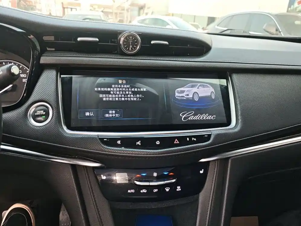 Cadillac XT5 2019 — фото 13