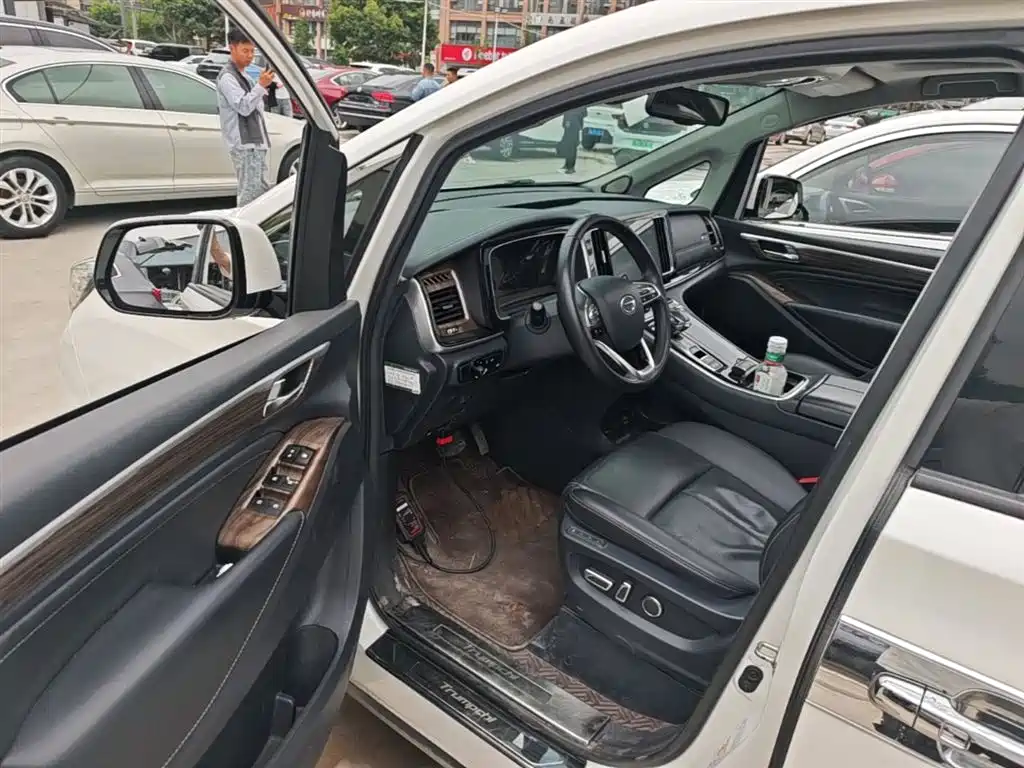 GAC Motor Trumpchi M8 2021 — фото 12