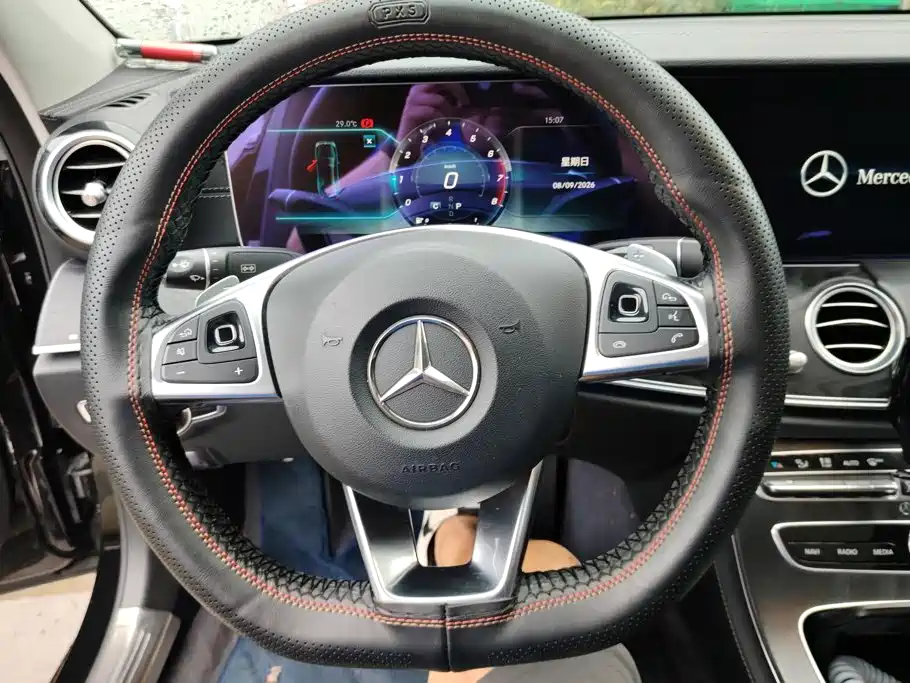 Mercedes-Benz E-Class 2018 — фото 15