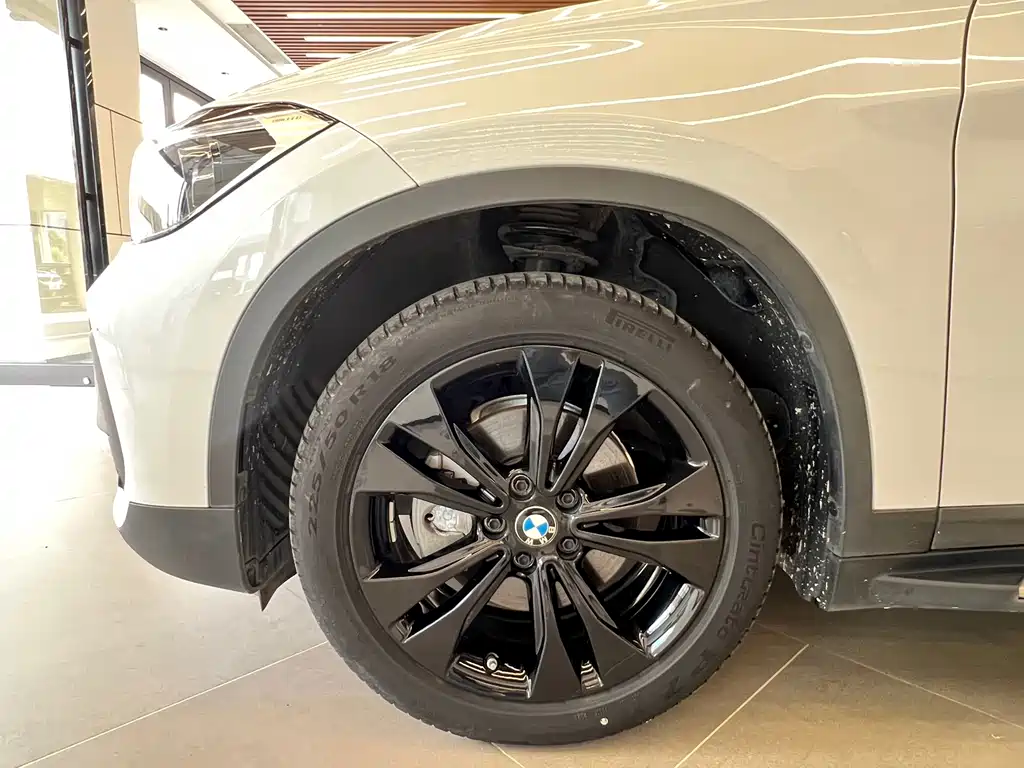 BMW X1 2021 — фото 4