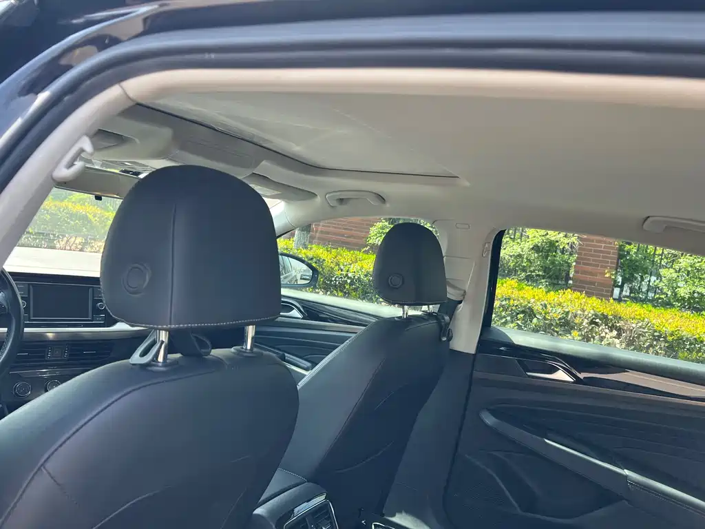 Volkswagen Passat 2019 — фото 10