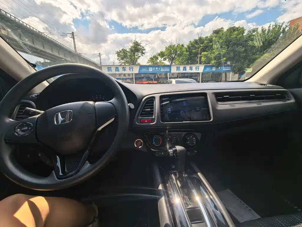 Honda Vezel 2017 — фото 12