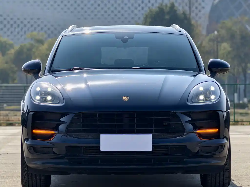 Porsche Macan 2019 — фото 1