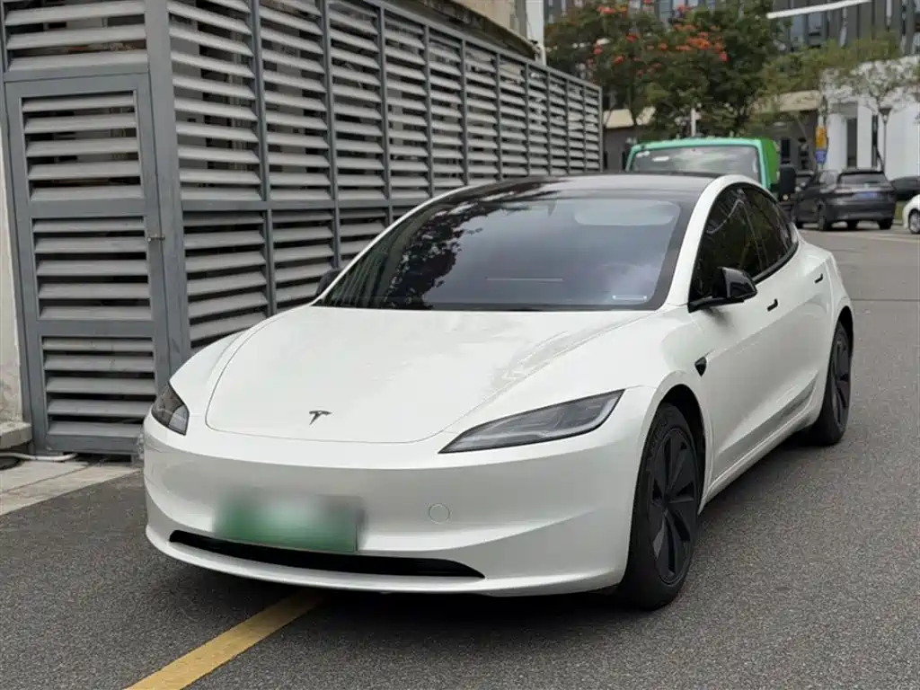 Tesla Model 3 2023 — фото 2