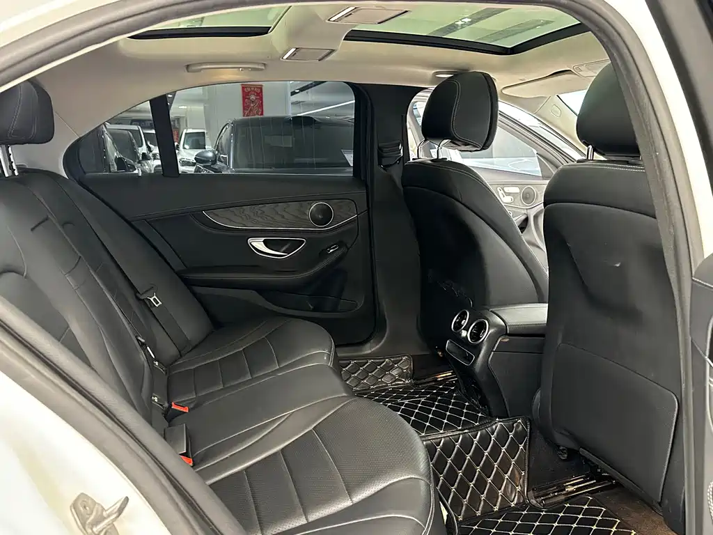 Mercedes-Benz C-Class 2019 — фото 15