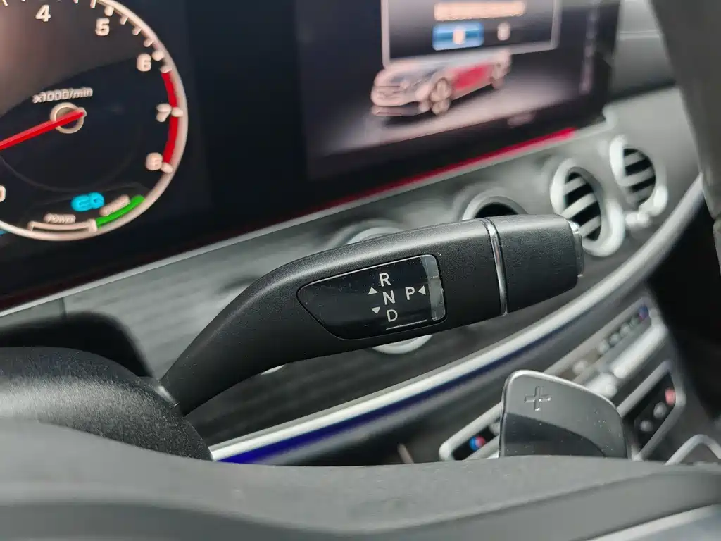 Mercedes-Benz E-Class 2020 — фото 24