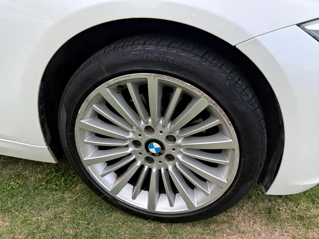 BMW 3 Series 2018 — фото 17