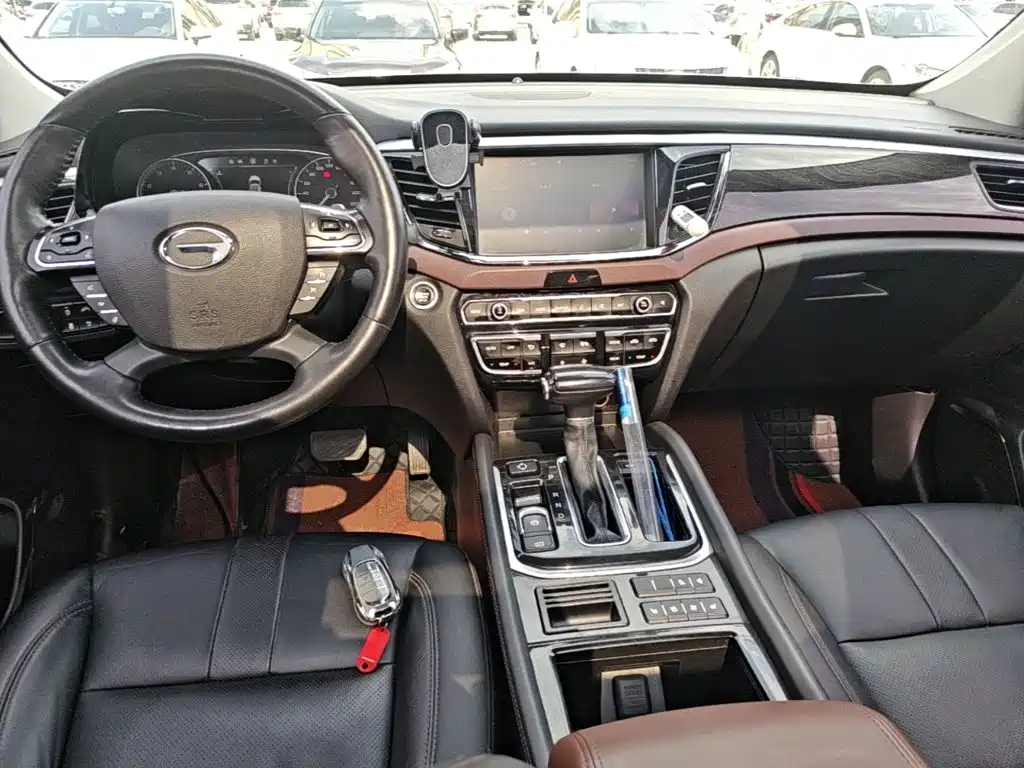 GAC Trumpchi GS8 2019 — фото 10