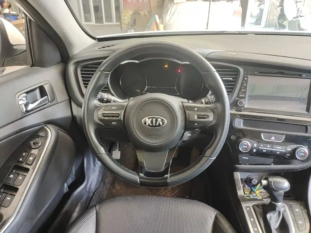 Kia K5 2015 — фото 11