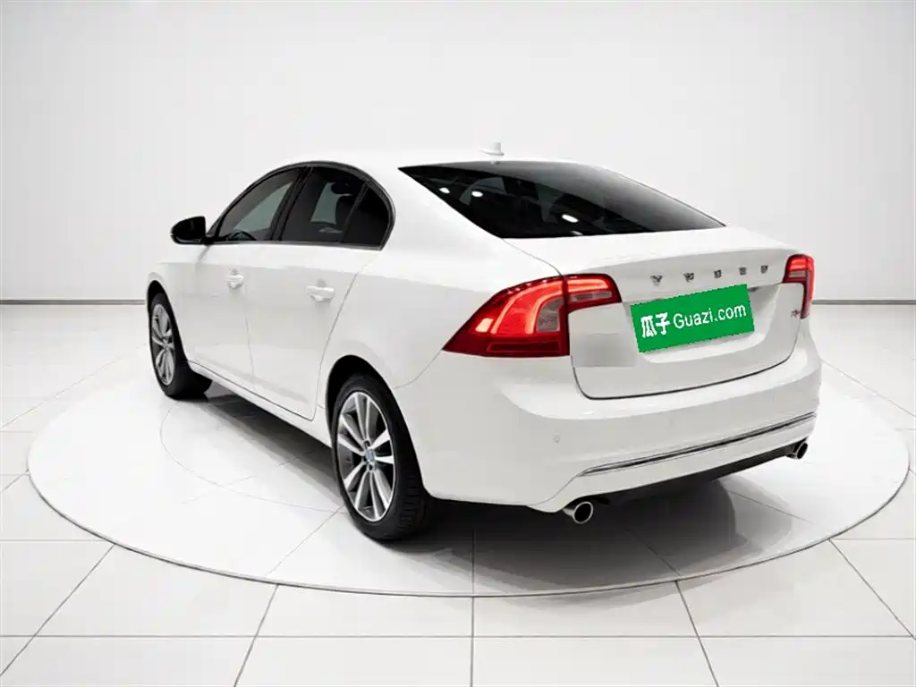 Volvo S60 2016 — фото 5
