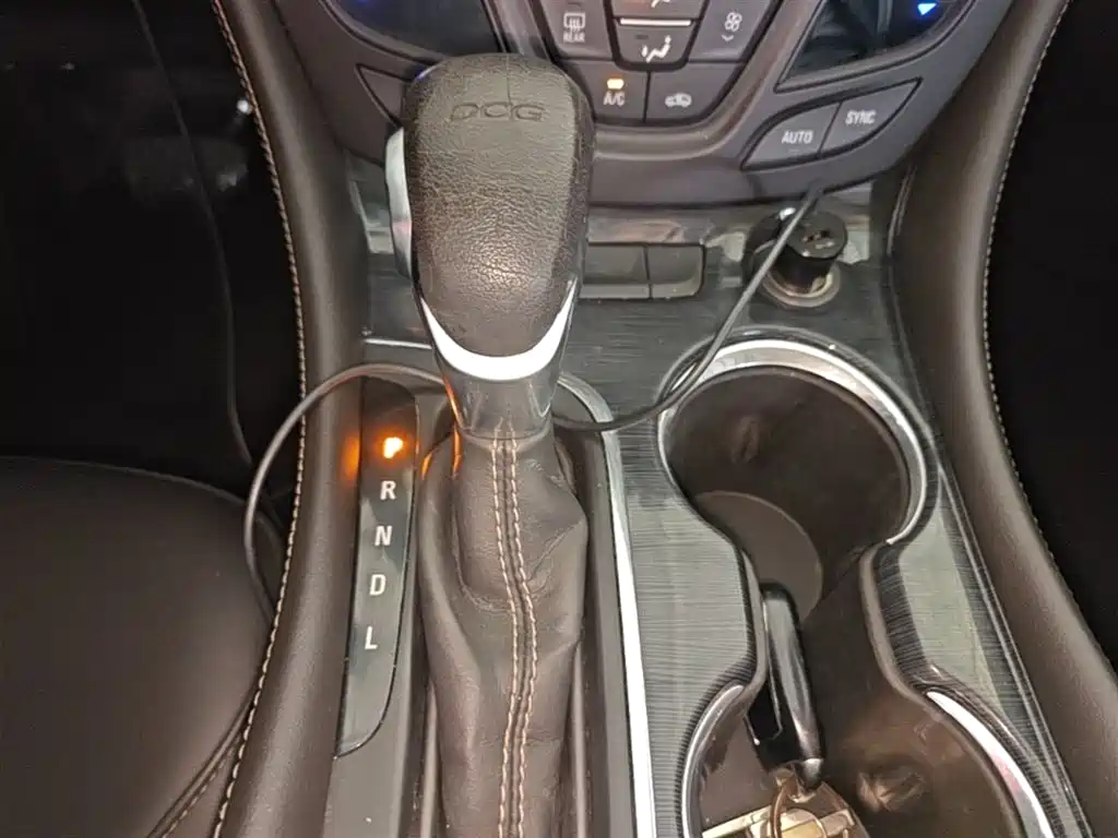 Buick Envision Plus 2017 — фото 14