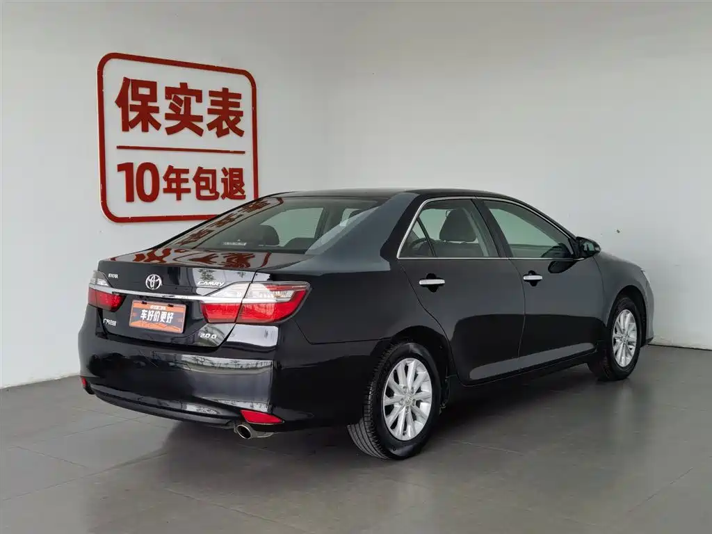 Toyota Camry 2017 — фото 2