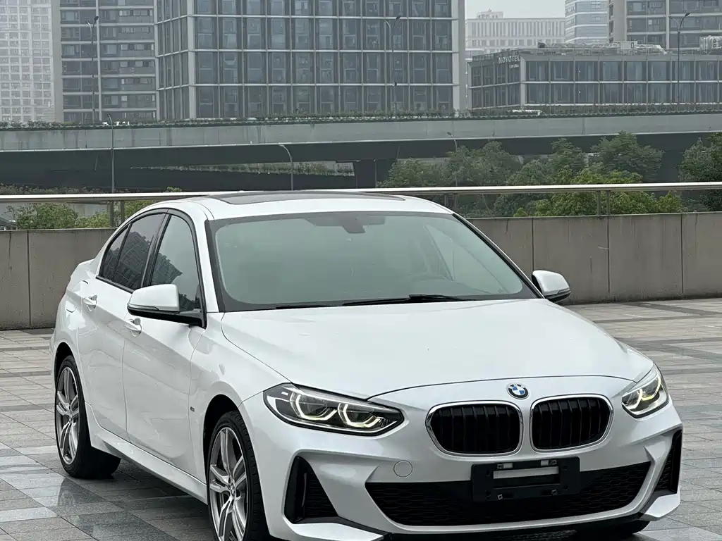 BMW 1 Series 2019 — фото 3