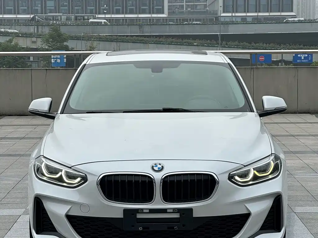 BMW 1 Series 2019 — фото 2