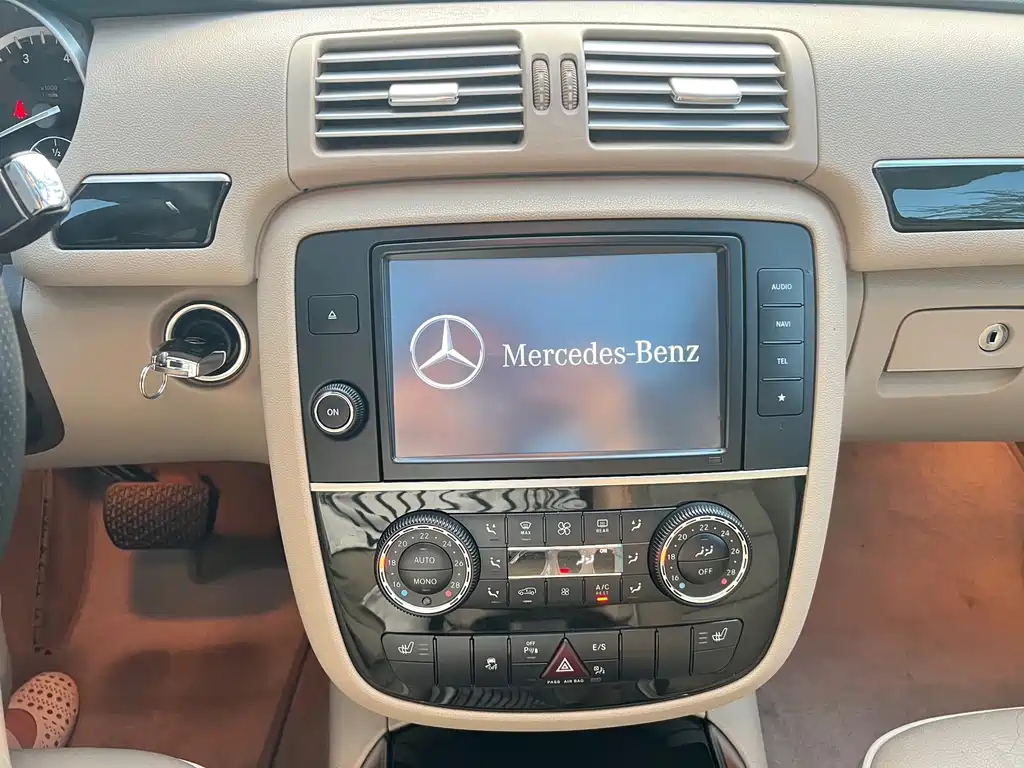 Mercedes-Benz R-Class 2017 — фото 25