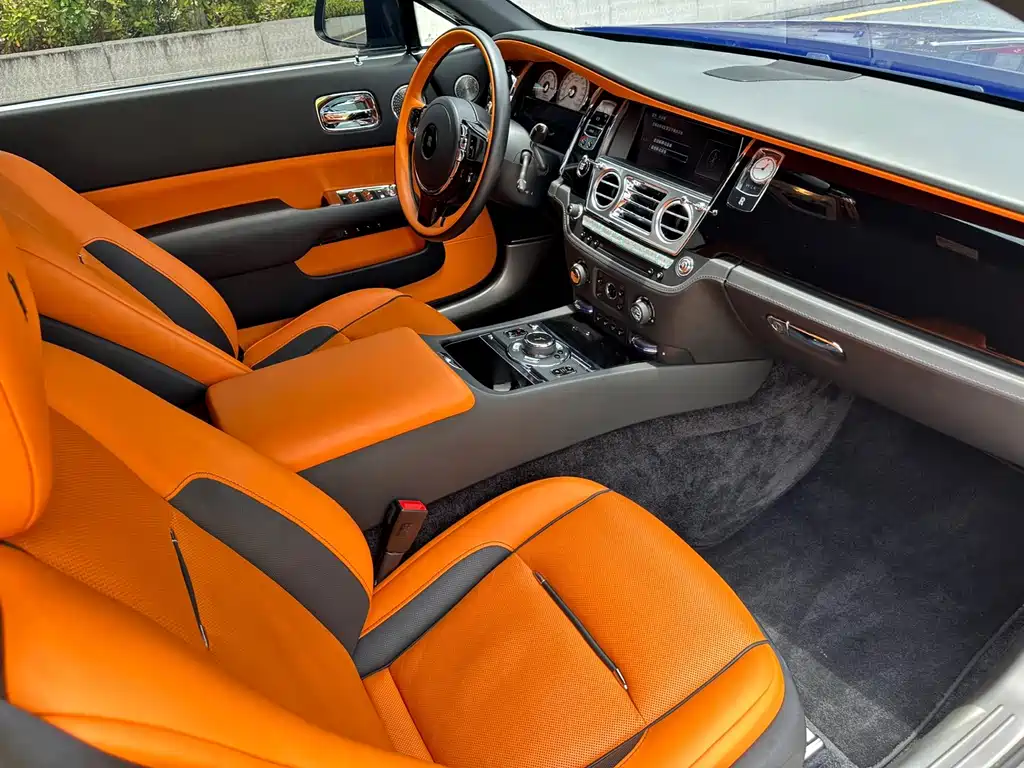Rolls-Royce Phantom 2019 — фото 16