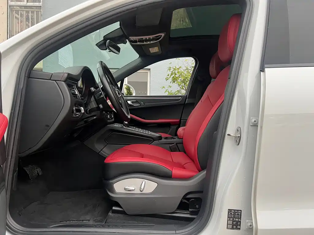 Porsche Macan 2019 — фото 10