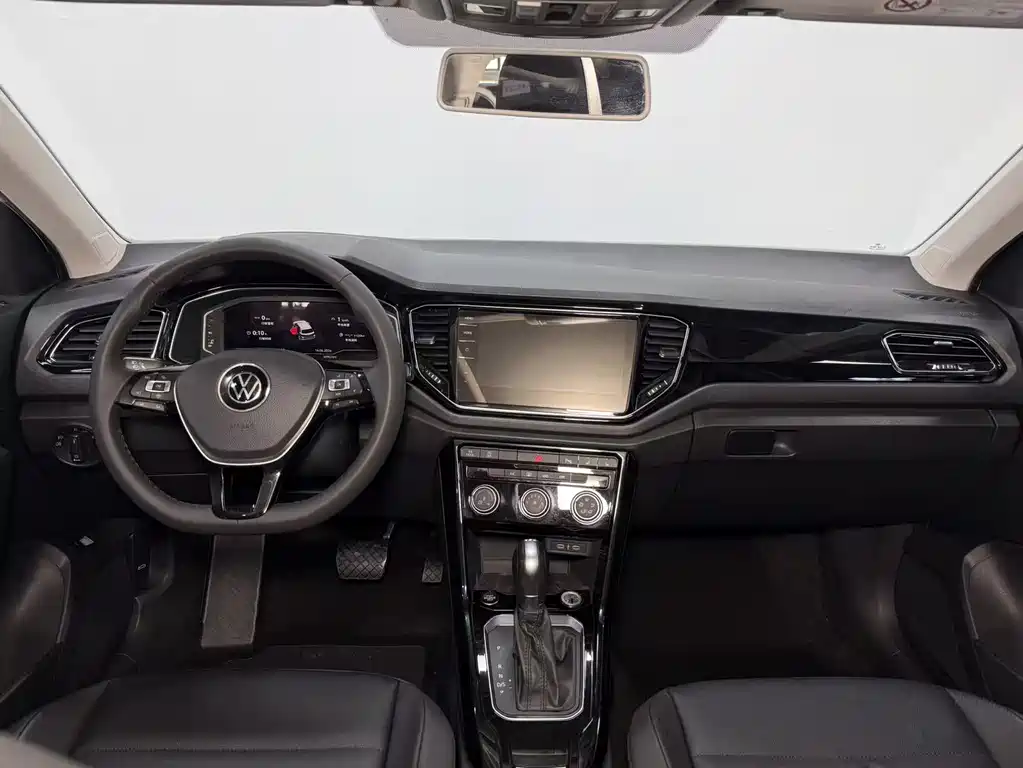 Volkswagen T-Roc 2023 — фото 11