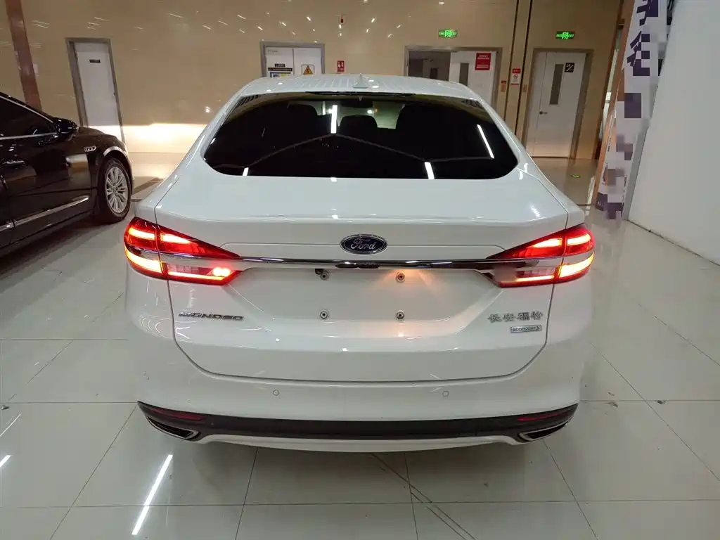 Ford Mondeo 2017 — фото 4