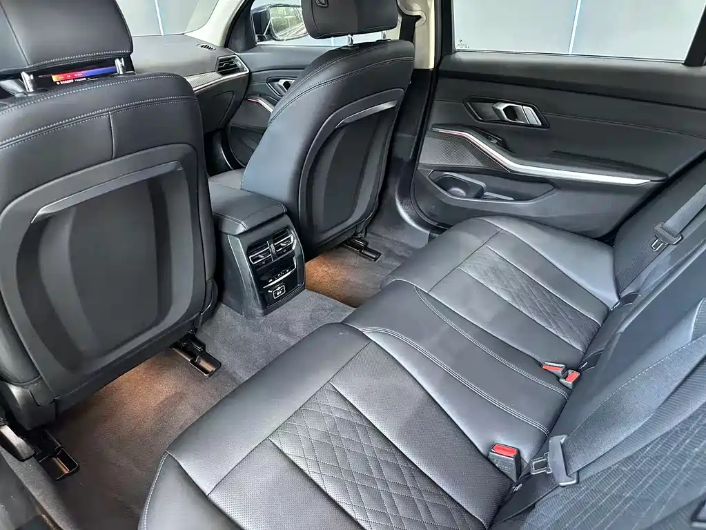 BMW i3 2023 — фото 10