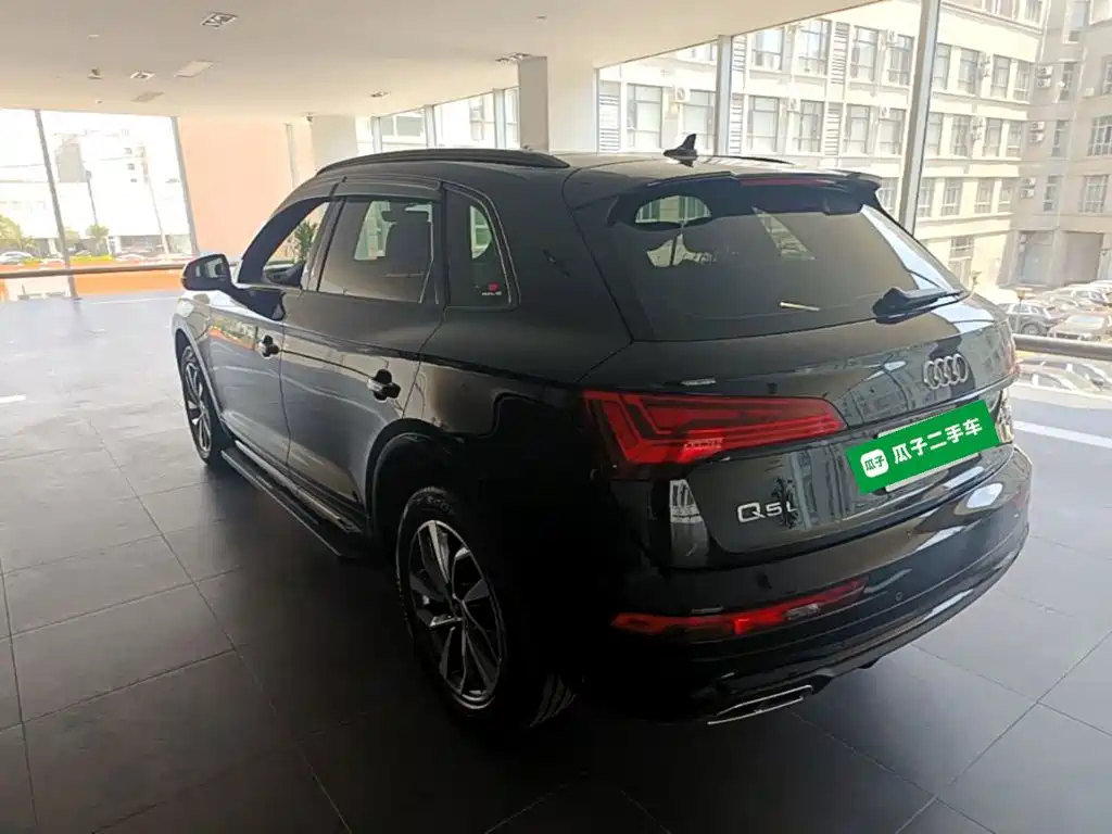 Audi Q5L 2025 — фото 5