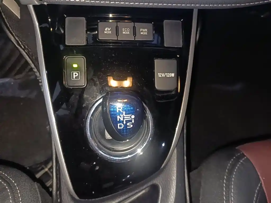 Toyota Corolla 2019 — фото 14