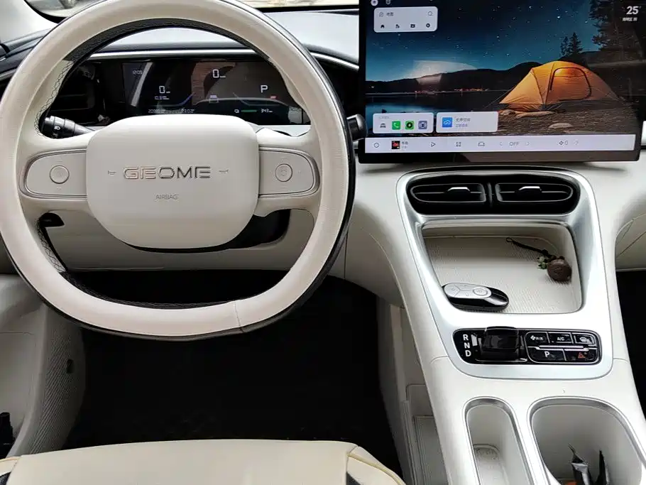 Geely Galaxy Starwish 2025 — фото 12
