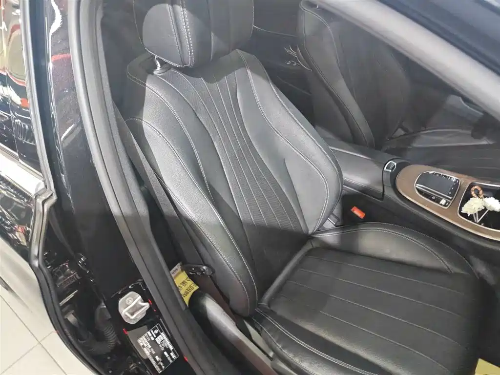 Mercedes-Benz E-Class 2020 — фото 20
