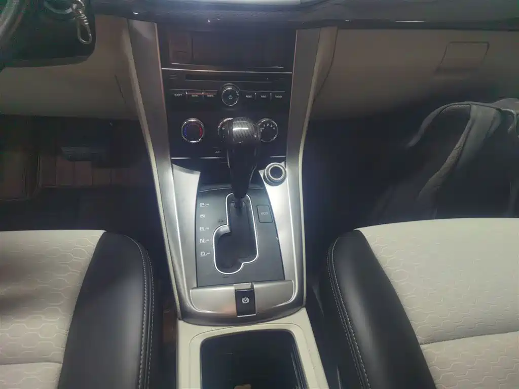 Chevrolet Captiva 2016 — фото 14