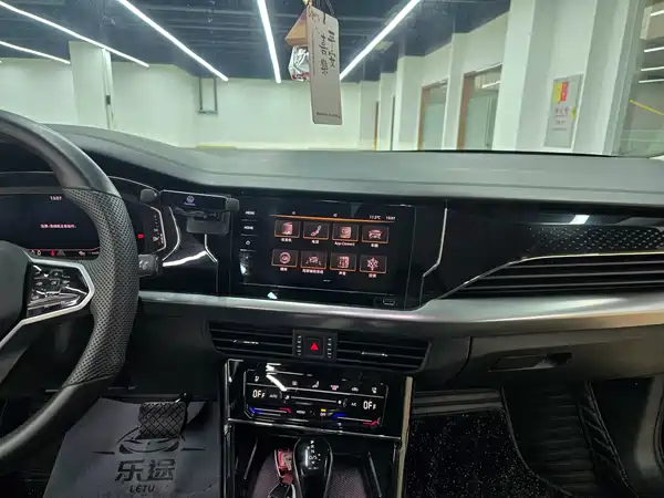 Volkswagen Passat 2024