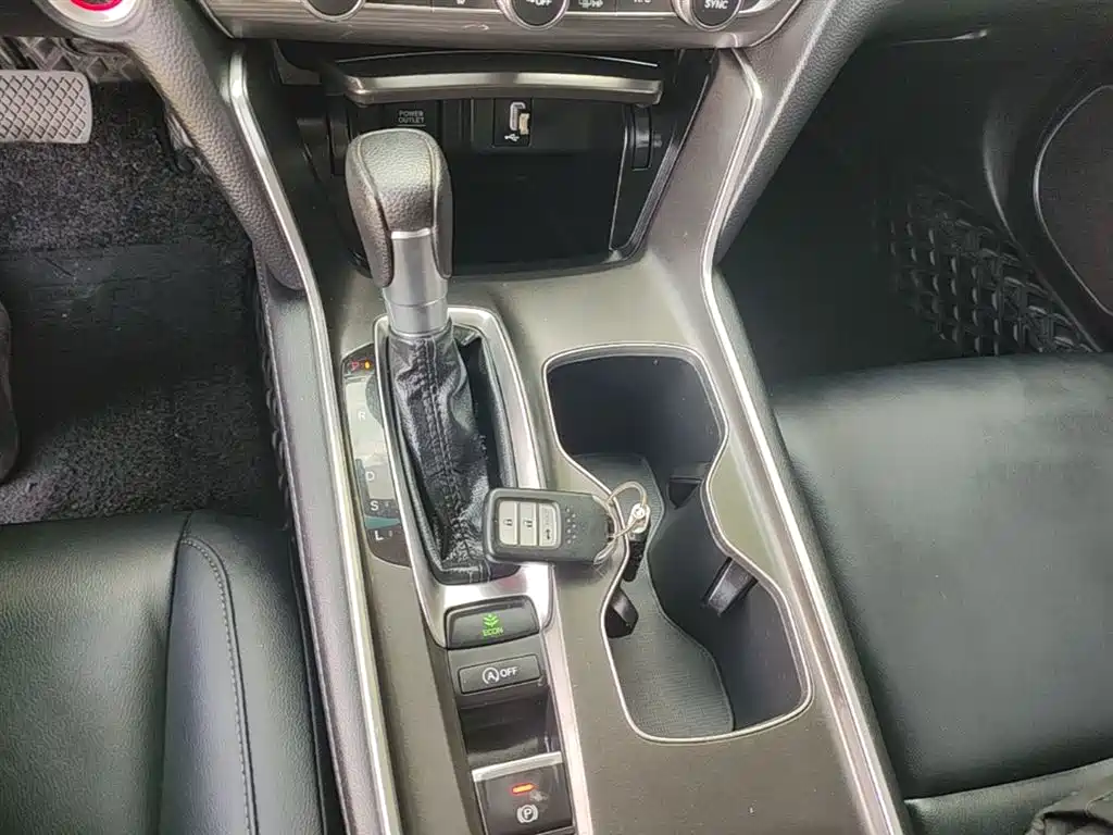 Honda Accord 2021 — фото 14