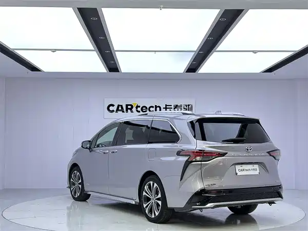 Toyota Granvia 2023