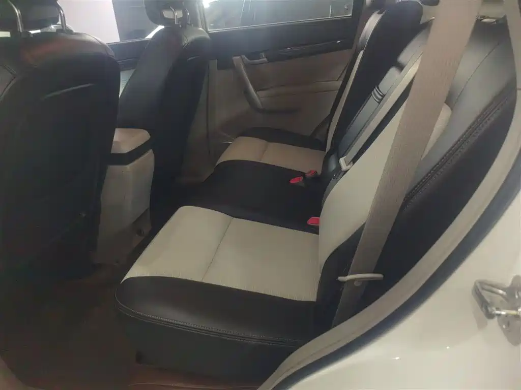 Chevrolet Captiva 2016 — фото 17