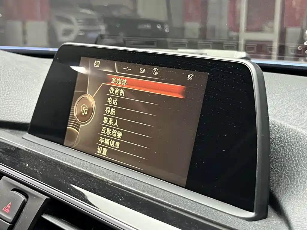 BMW 3 Series 2017 — фото 14