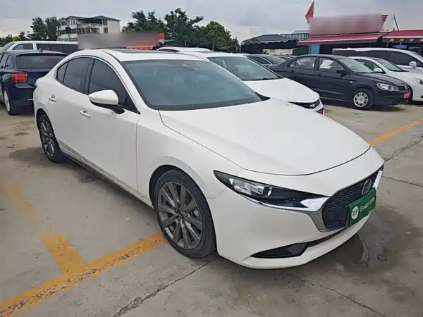 Mazda 3 Axela 2022