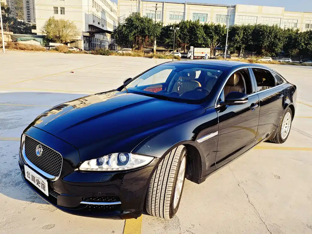 Jaguar XJ 2013 — фото 9