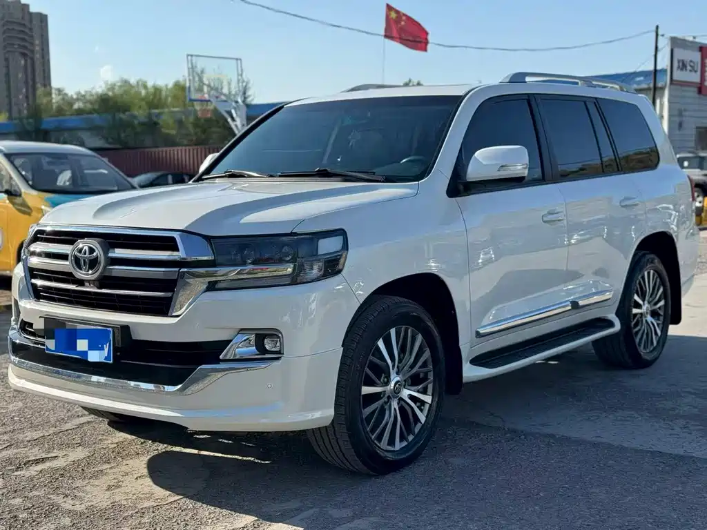 Toyota Land Cruiser 2018 — фото 1