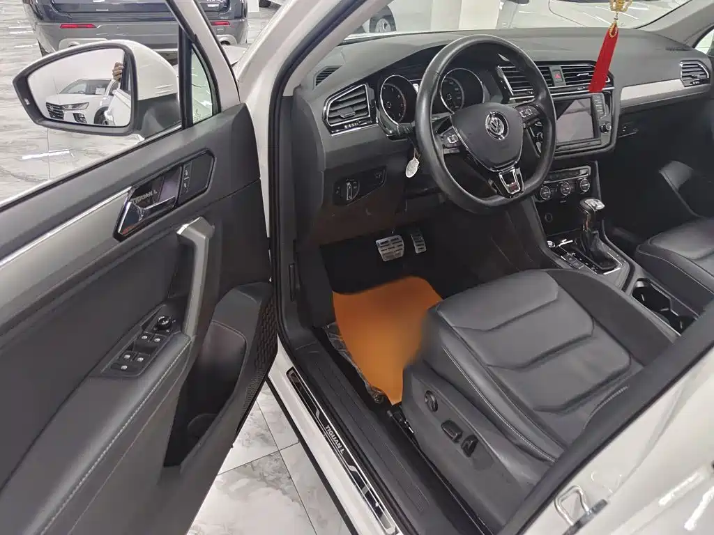 Volkswagen Tiguan L 2017 — фото 22